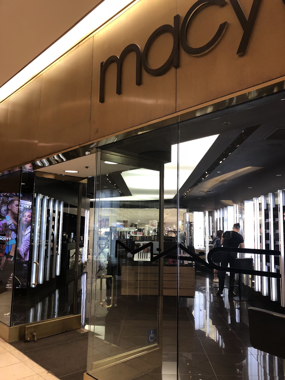 MAC Cosmetics - Macy's Galleria