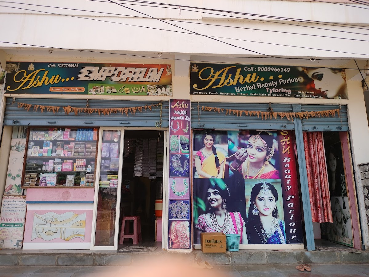 Ashu Beauty Parlour & Makeup Artist