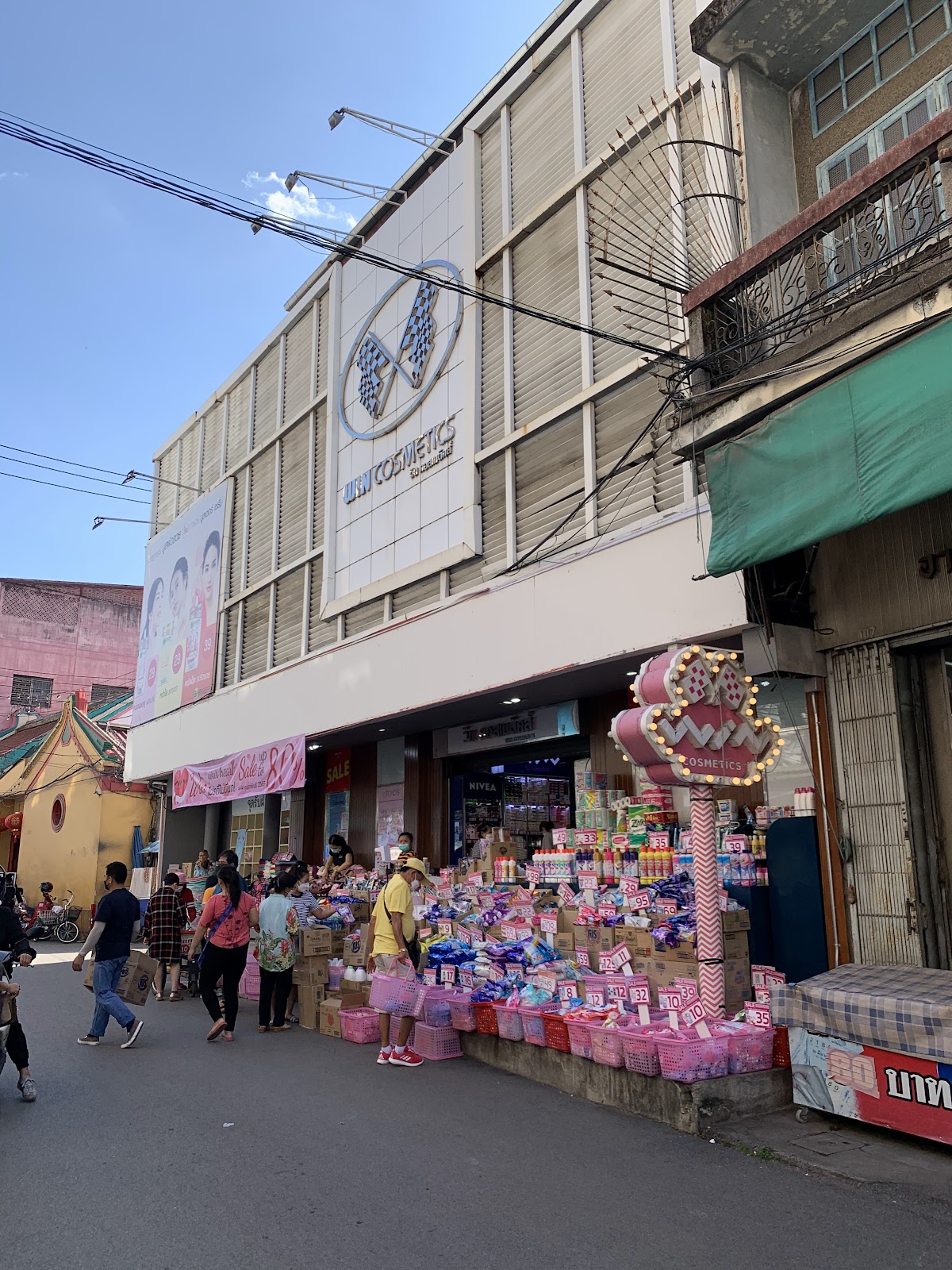 Win Cosmetics Warorot Market
