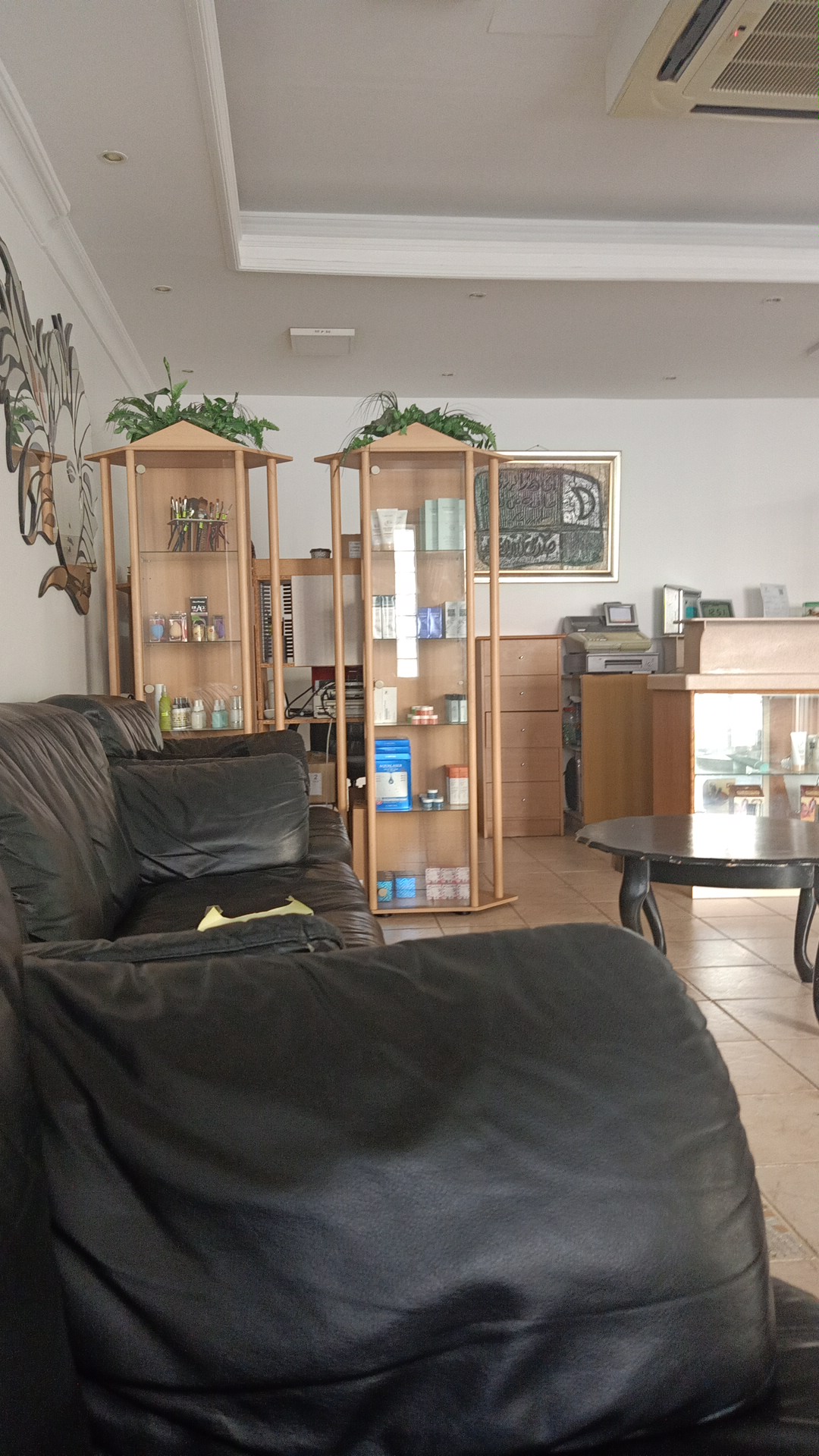 Khawla Beauty Salon