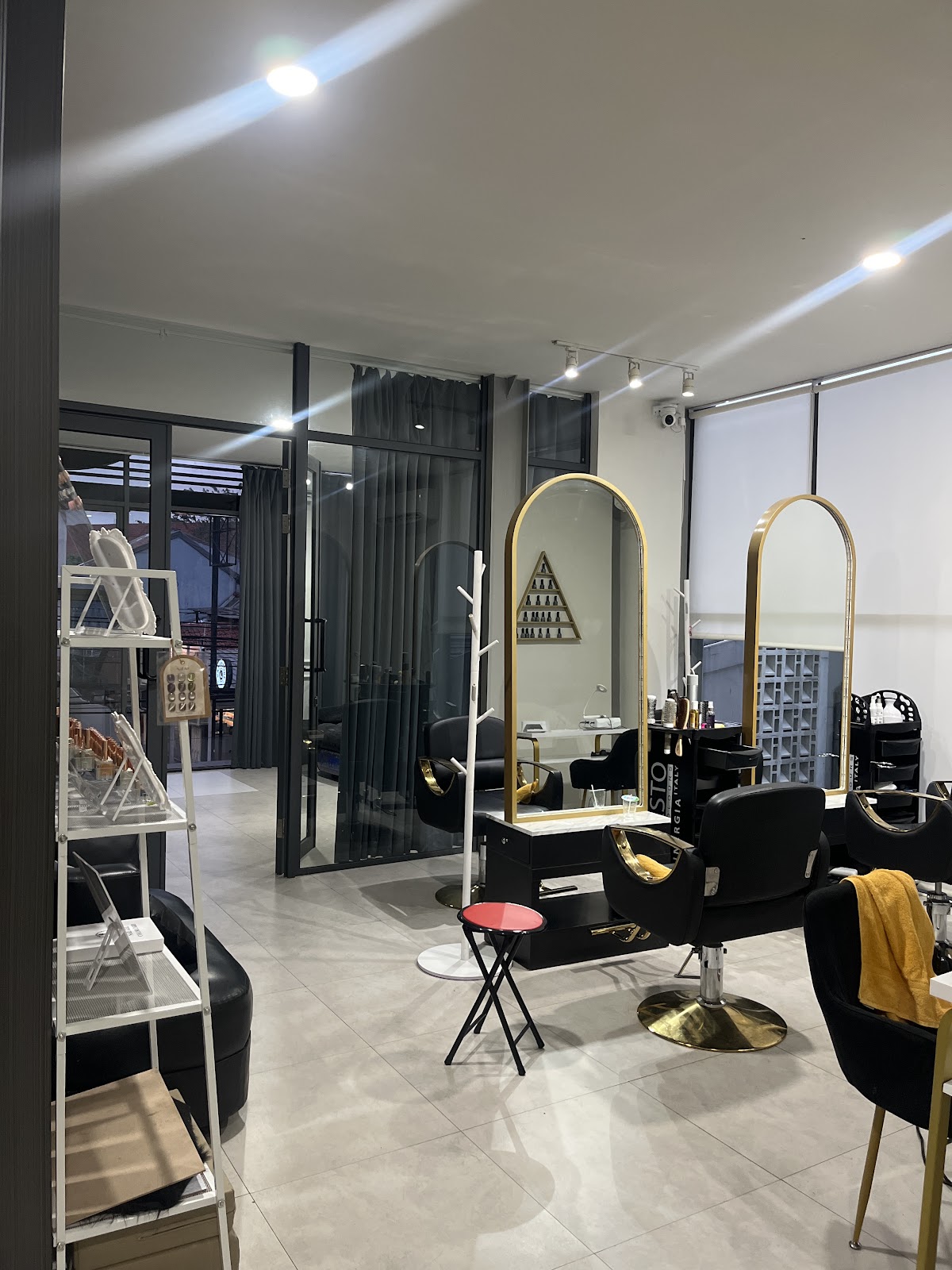 Eyelash & Salon (Kirei Studio KHUSUS WANITA)