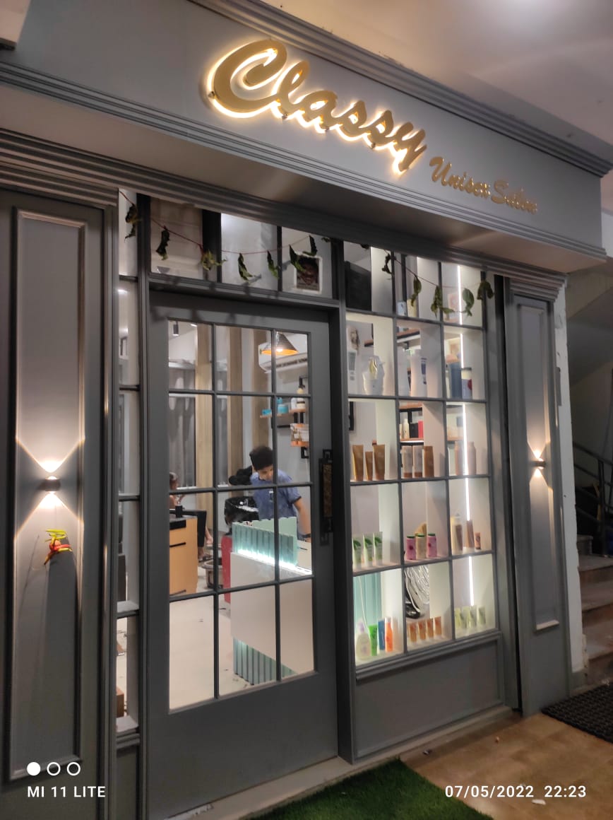 Classy Unisex Salon