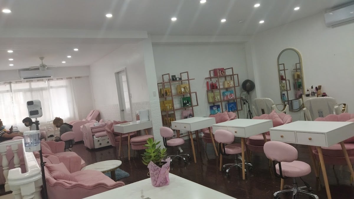 SerenityLuxe Beauty Lounge