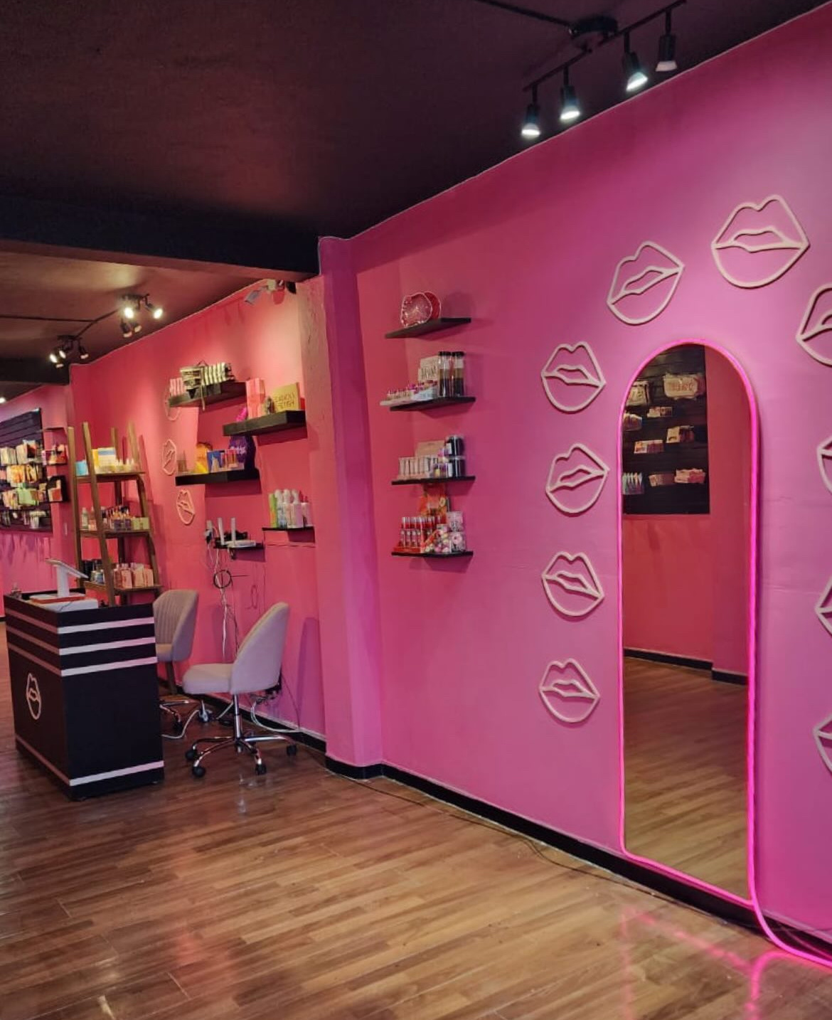 Deseo Makeup Shop
