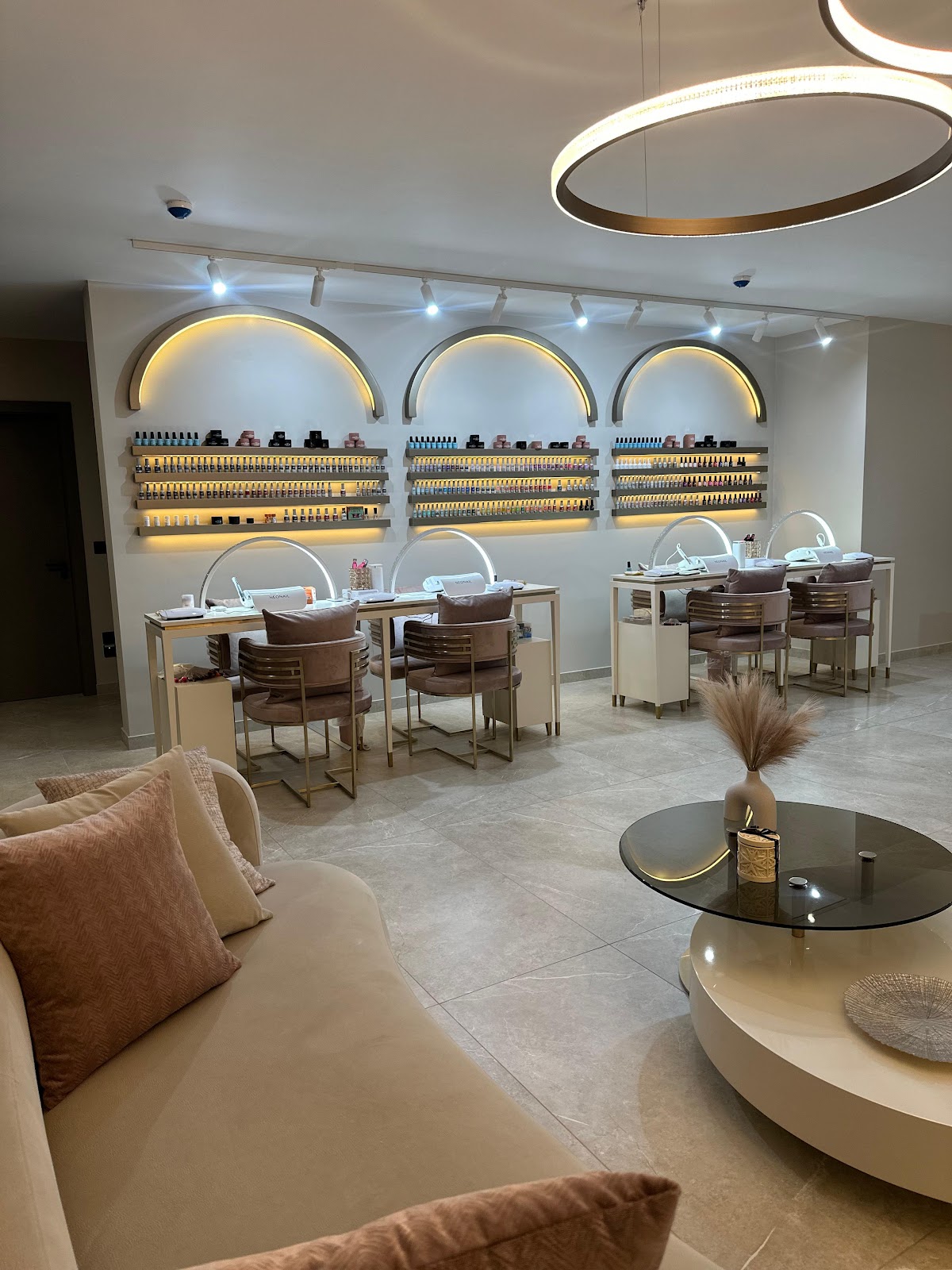 Sandy Mallia - The beauty salon