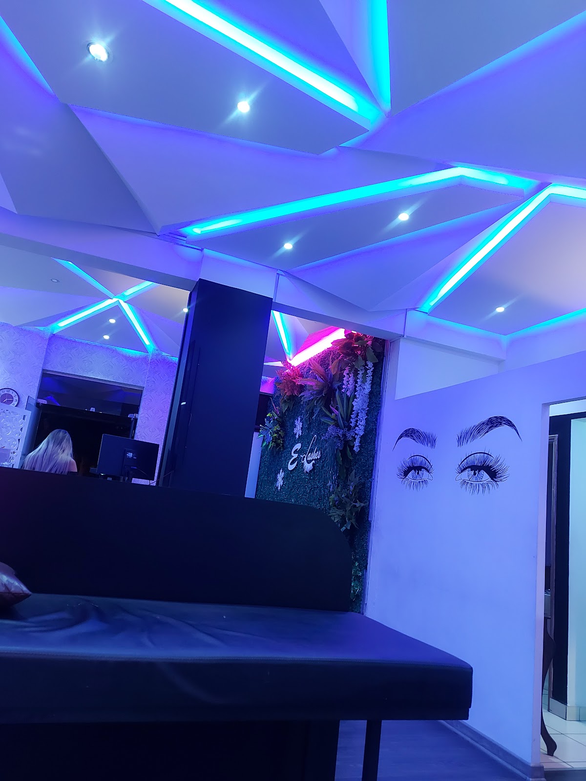 E - Lashes Extenciones De Pestañas America Cochabamba