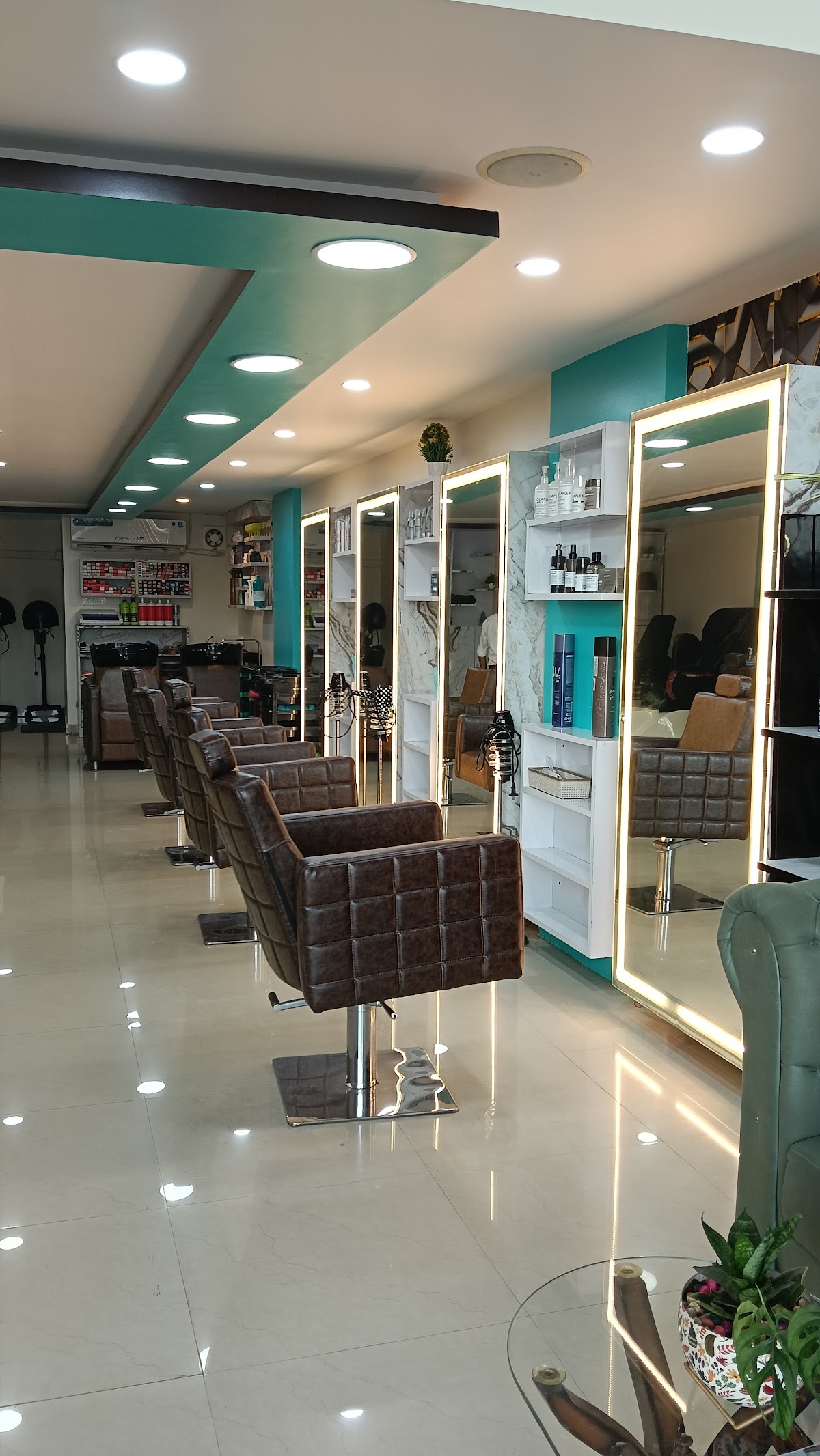 Your World Professional Unisex Salon