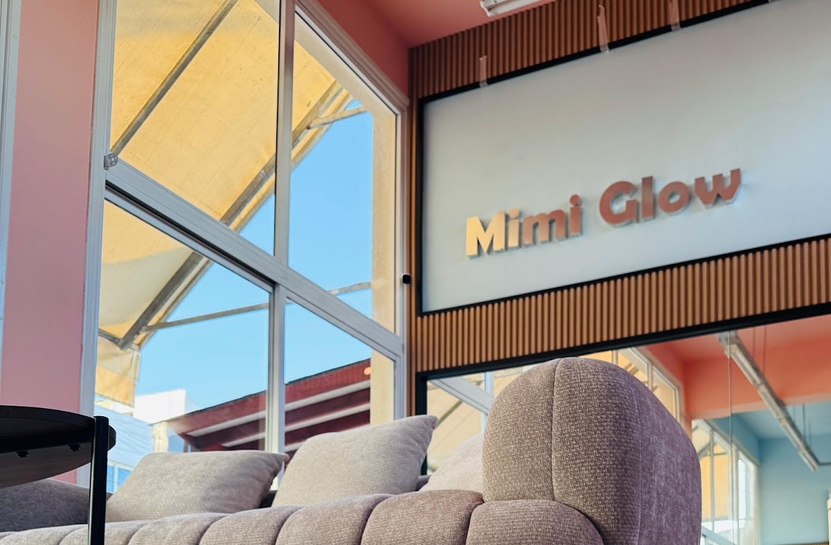 Mimi Glow