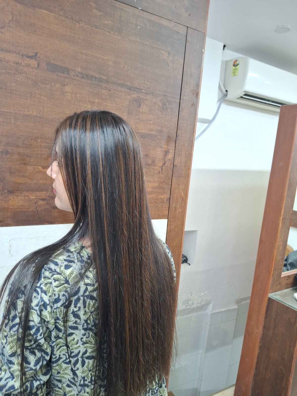 Aastha Beauty Salon