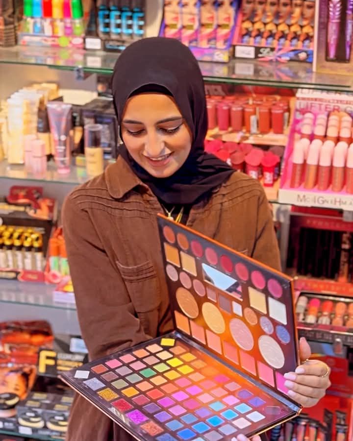 Rose Makeup Store