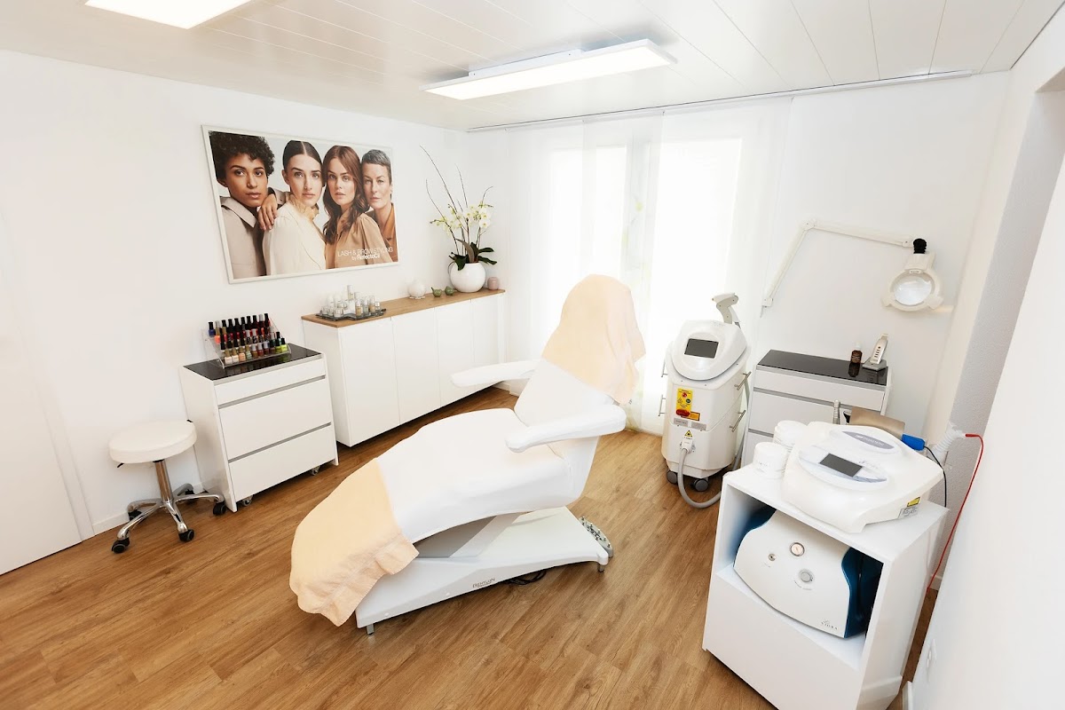 cosmetics experience, Anina Palpella-Morf