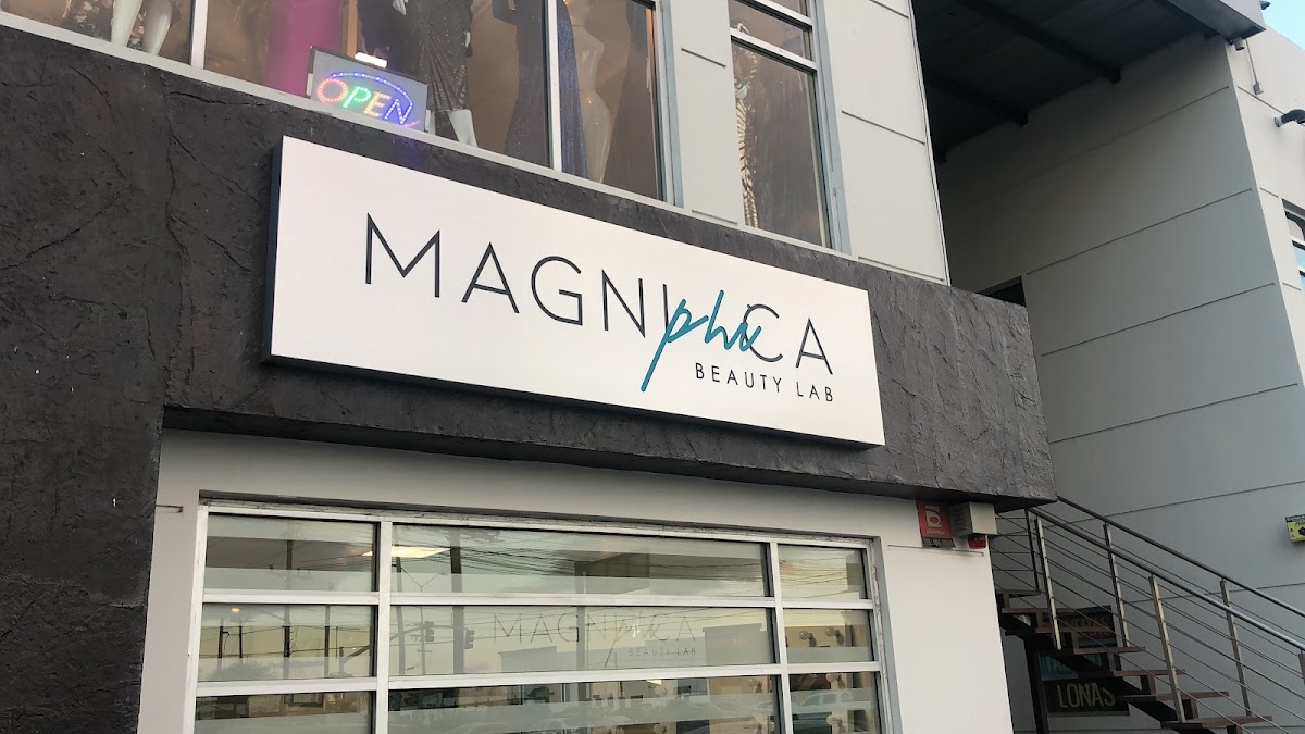 Magniphica