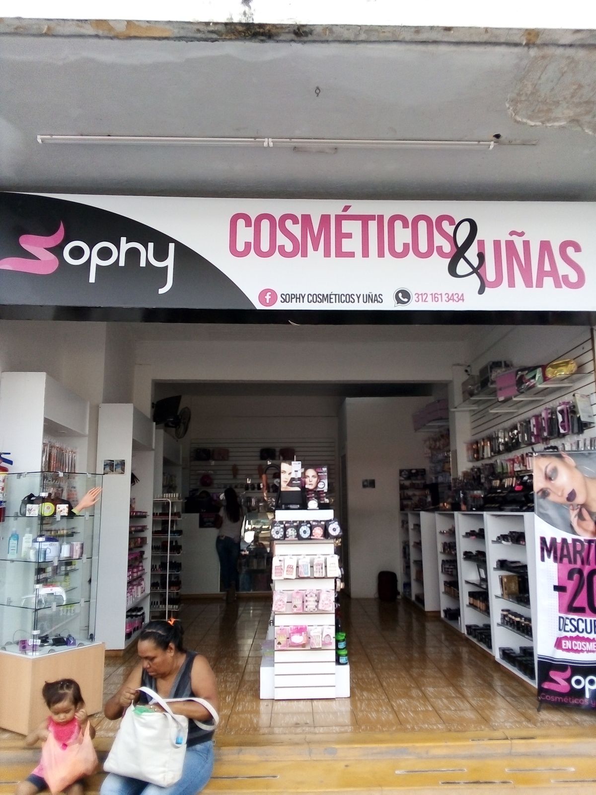 SOPHY Cosméticos y Uñas