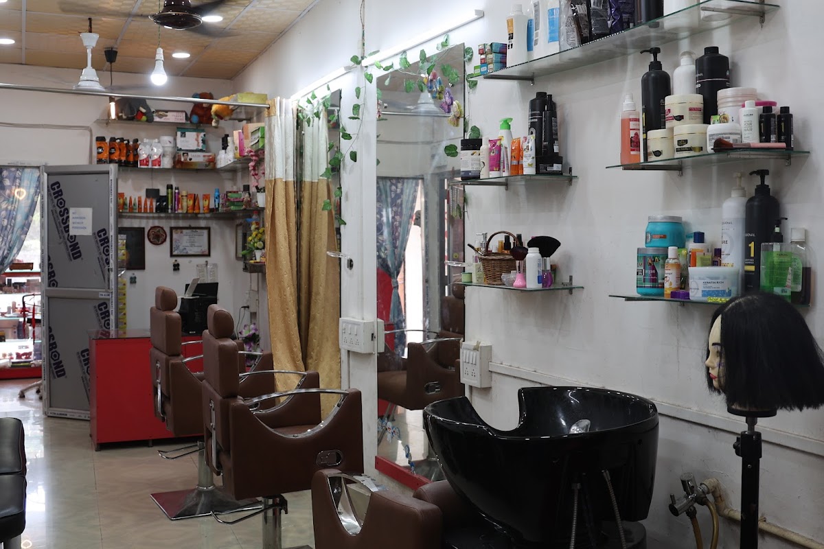Decent Professional Beauty Parlour & Makeup Academy