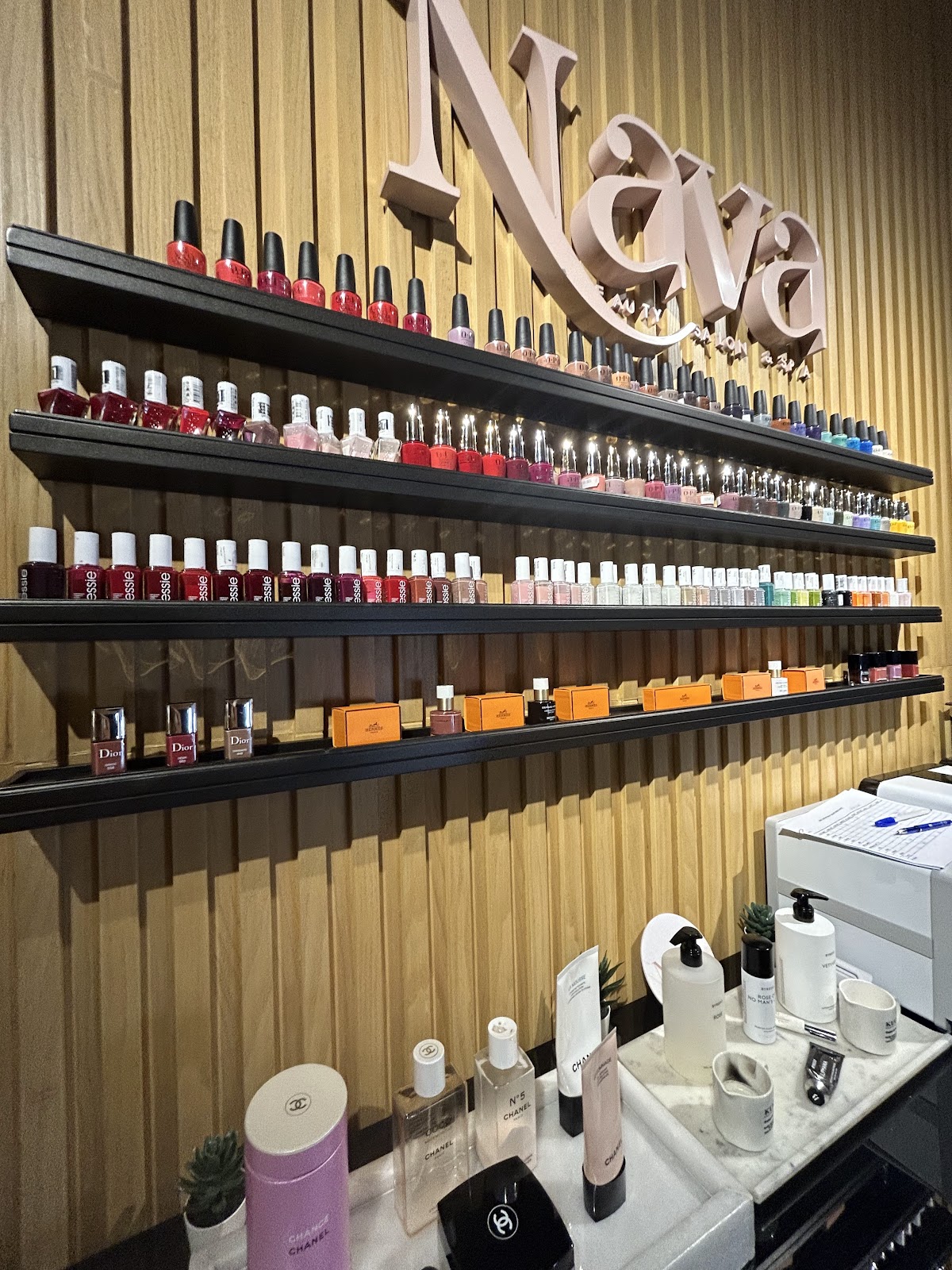 Nava Salon