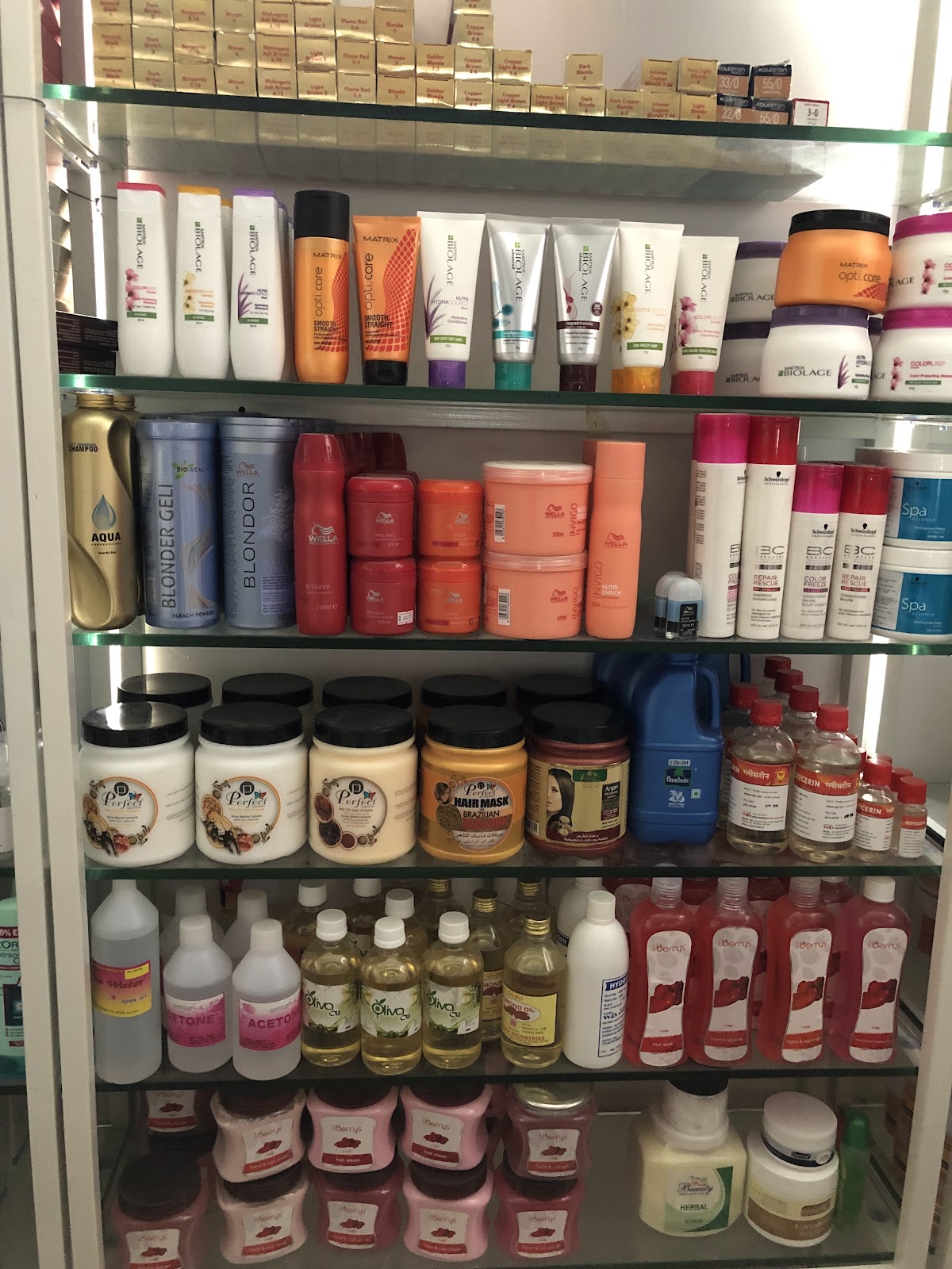 Beauty Bae Cosmetics & Aesthetics Showroom
