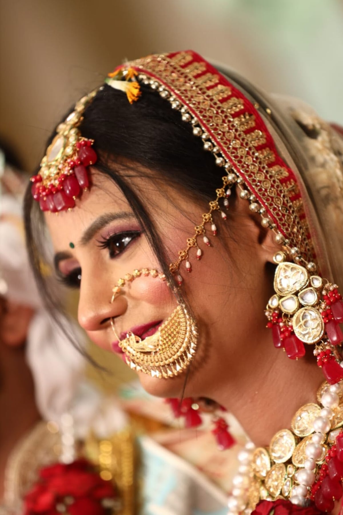 Aroma Makeovers & Beauty Parlour Salon