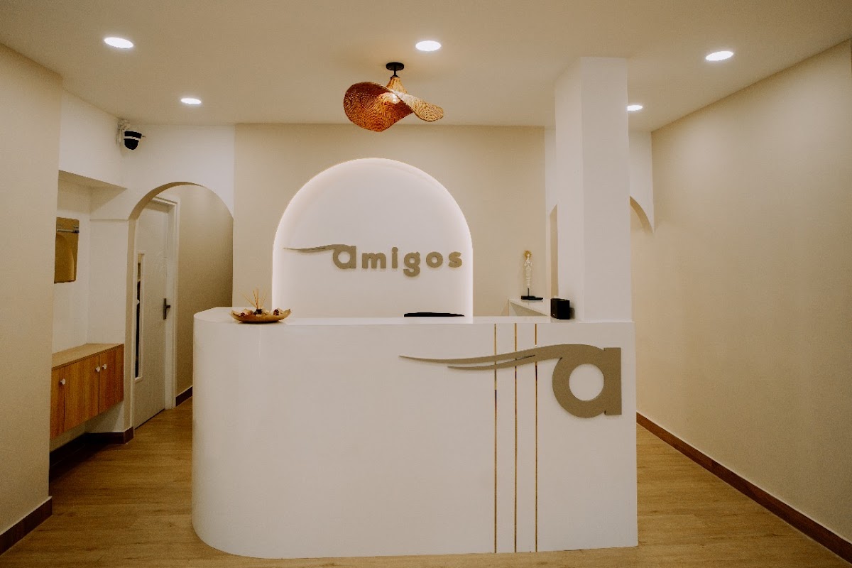 Amigos Unisex Makeup Studio & Beauty Spa