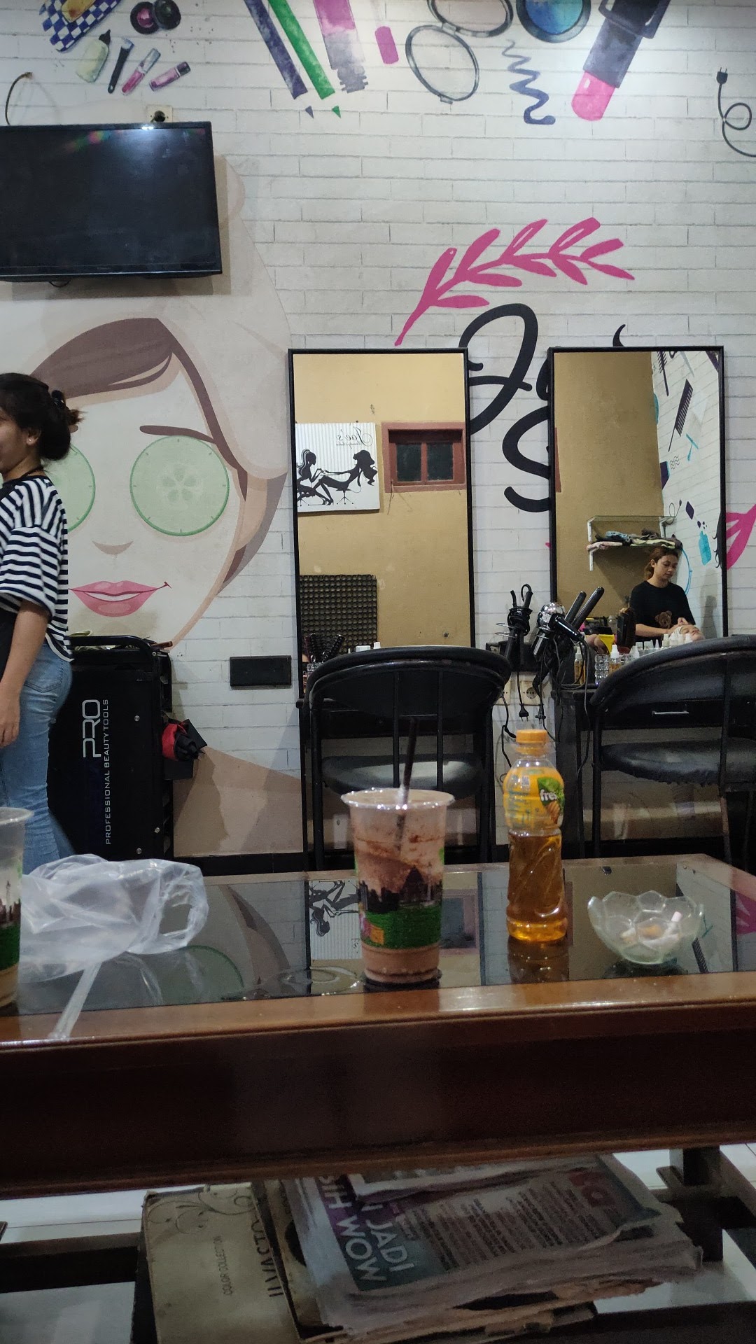 Joe's Salon