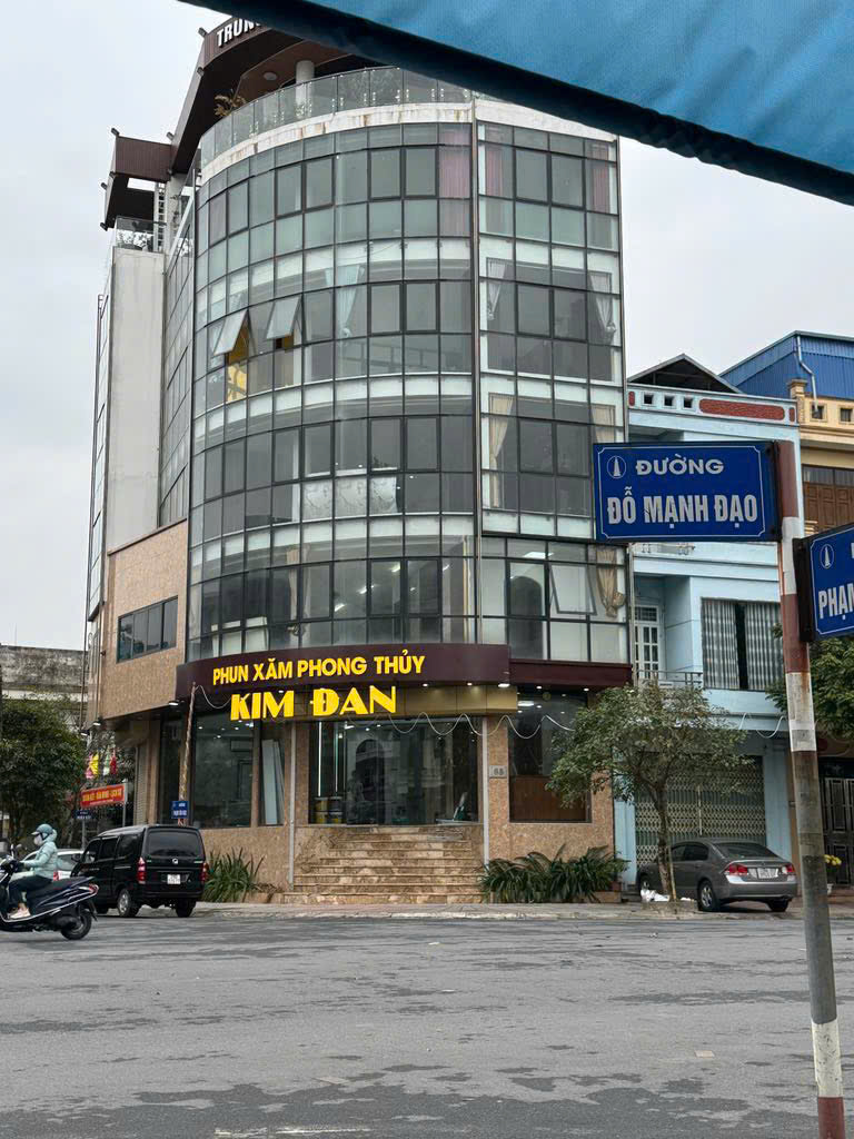 Phun Xam Phong Thuy Kim Dan