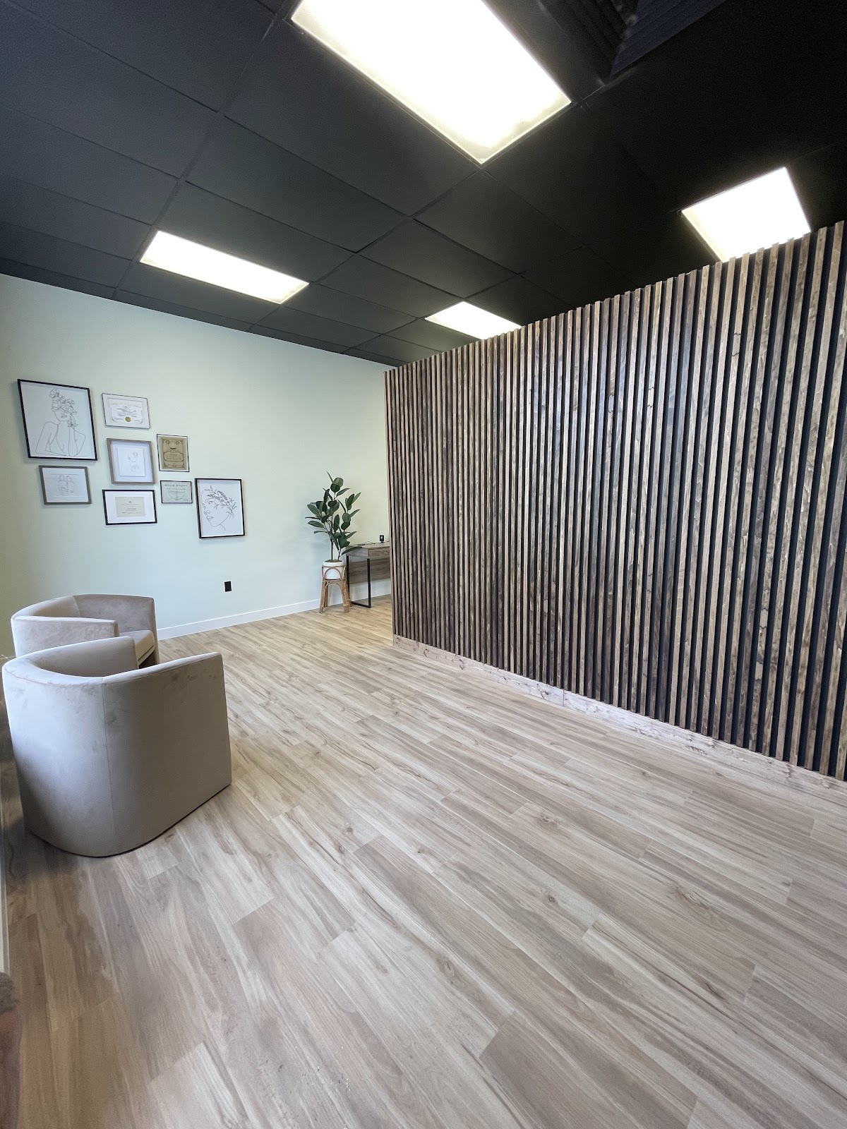 The Brow Lounge