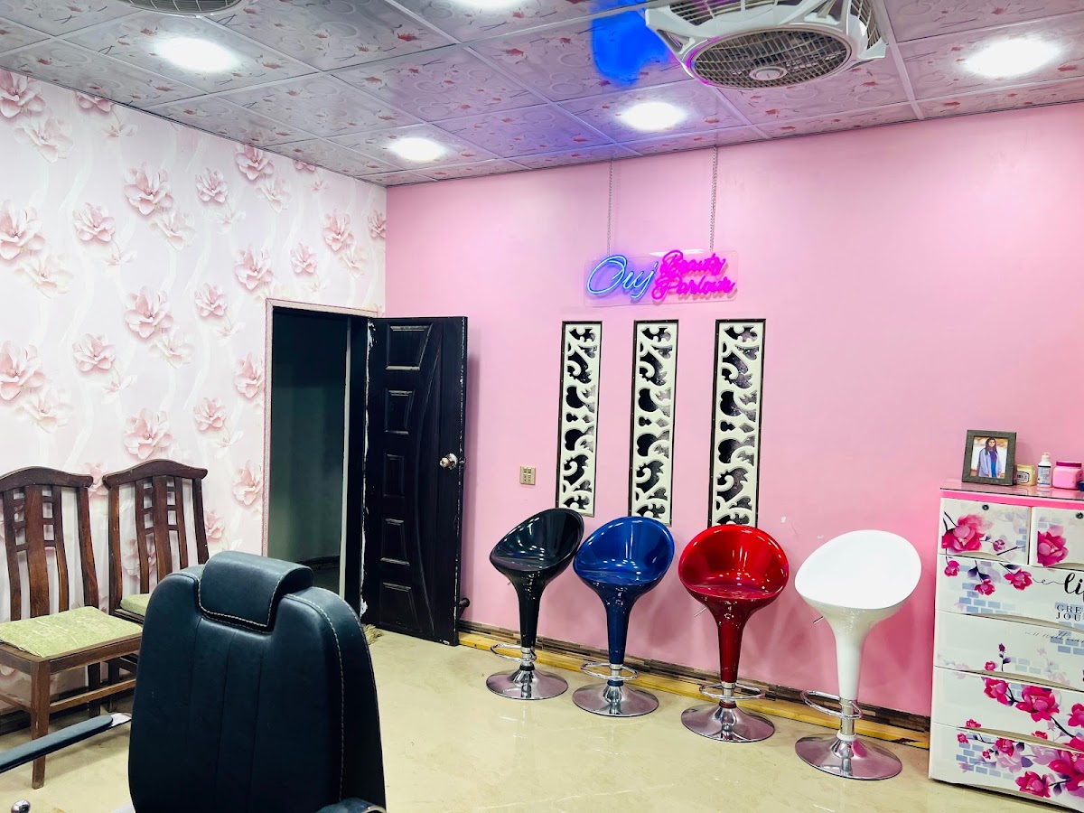 Ouj Beauty Parlour