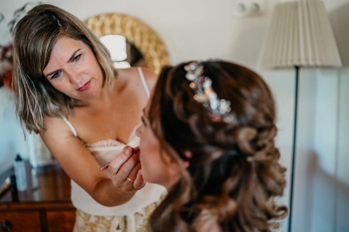 Ivana Perez Hair & Makeup Studio