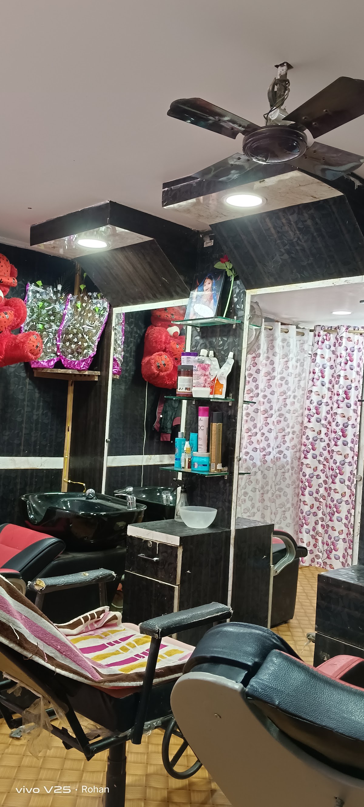 Annu Herbal Beauty Parlour