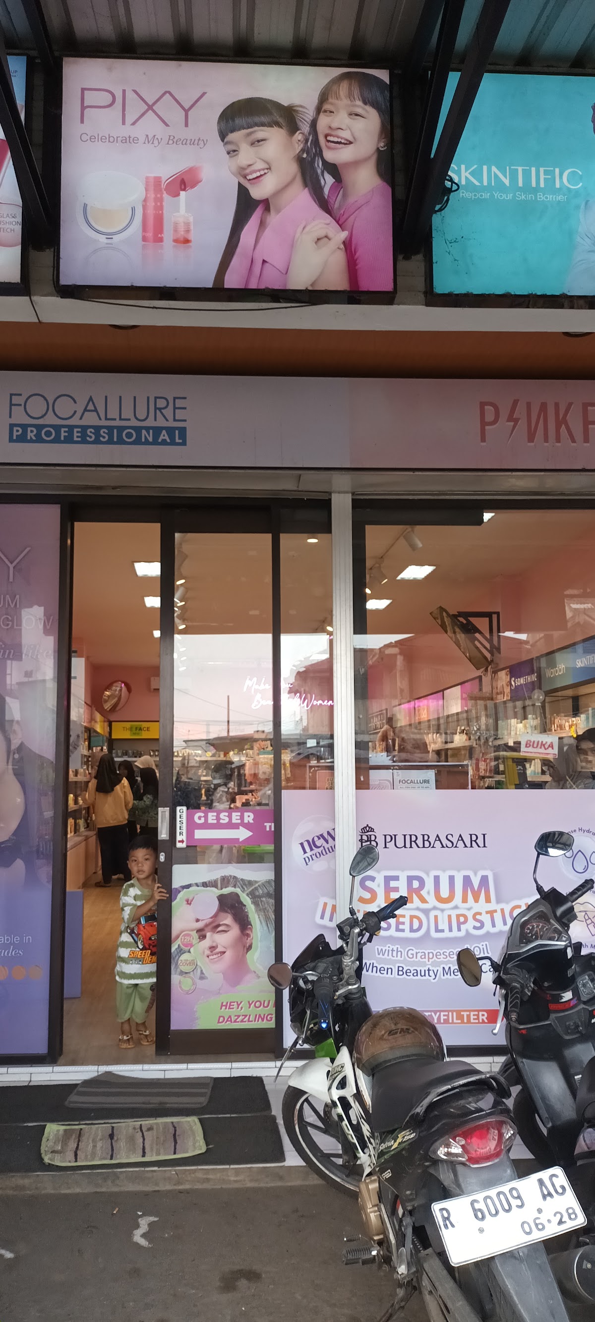7UP Cosmetic Store