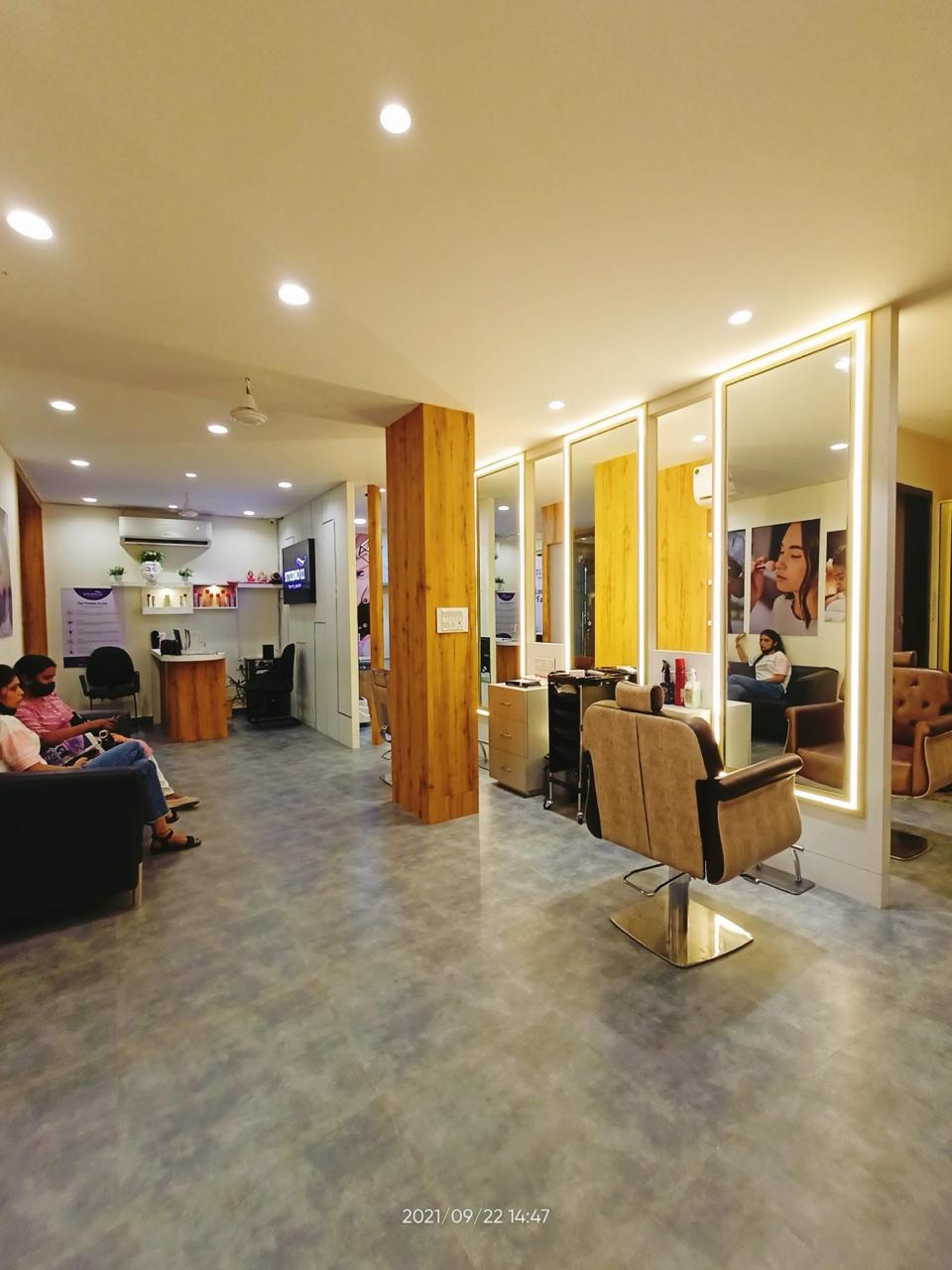 Aura women salon & makeup studio