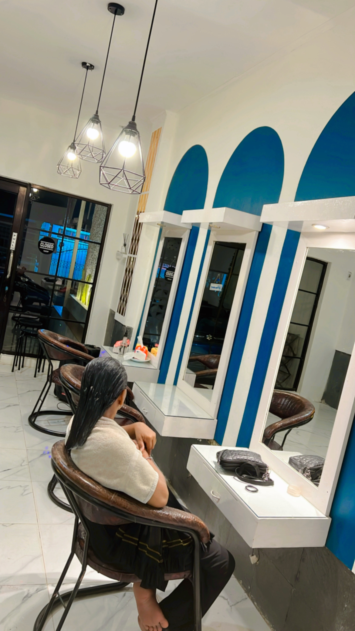 Retro Salon