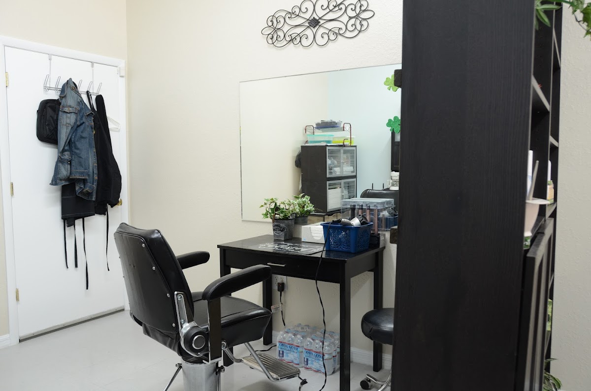 Viviana's Hair Studio