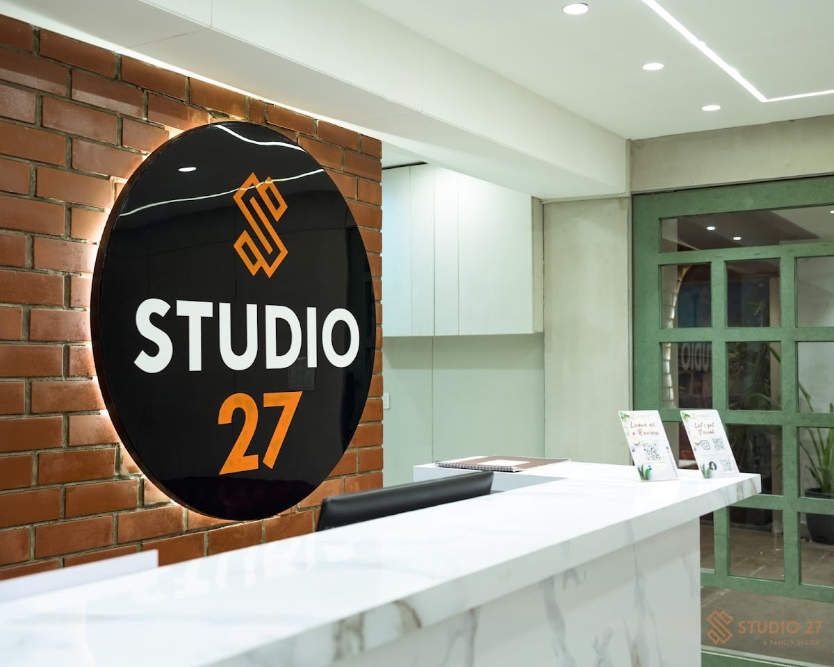 STUDIO 27 A Family Salon