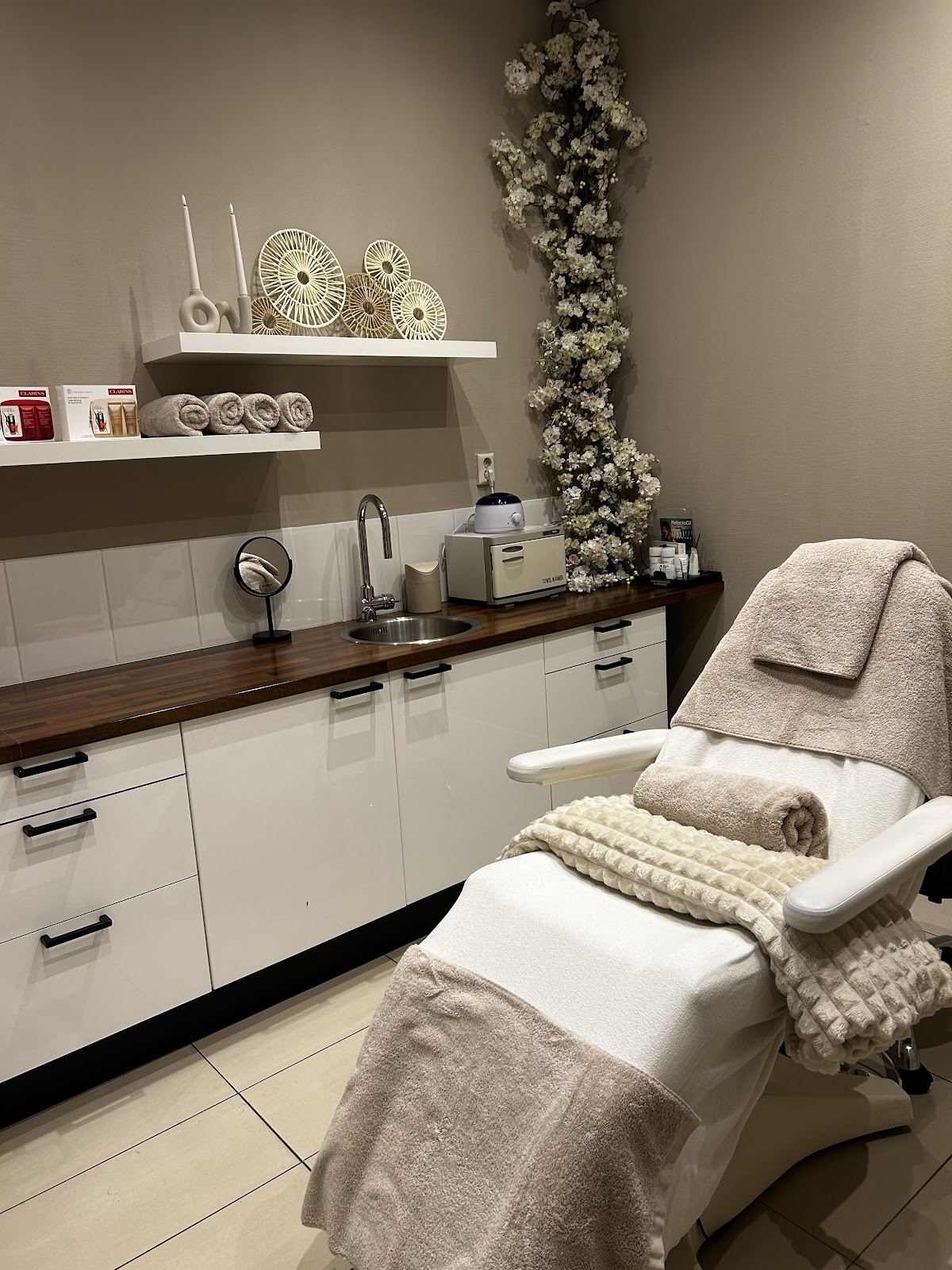 The Glow Studio By Beauty X