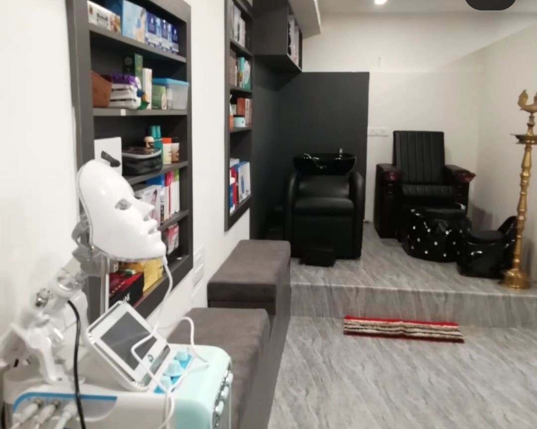 Leona Family Beauty Salon