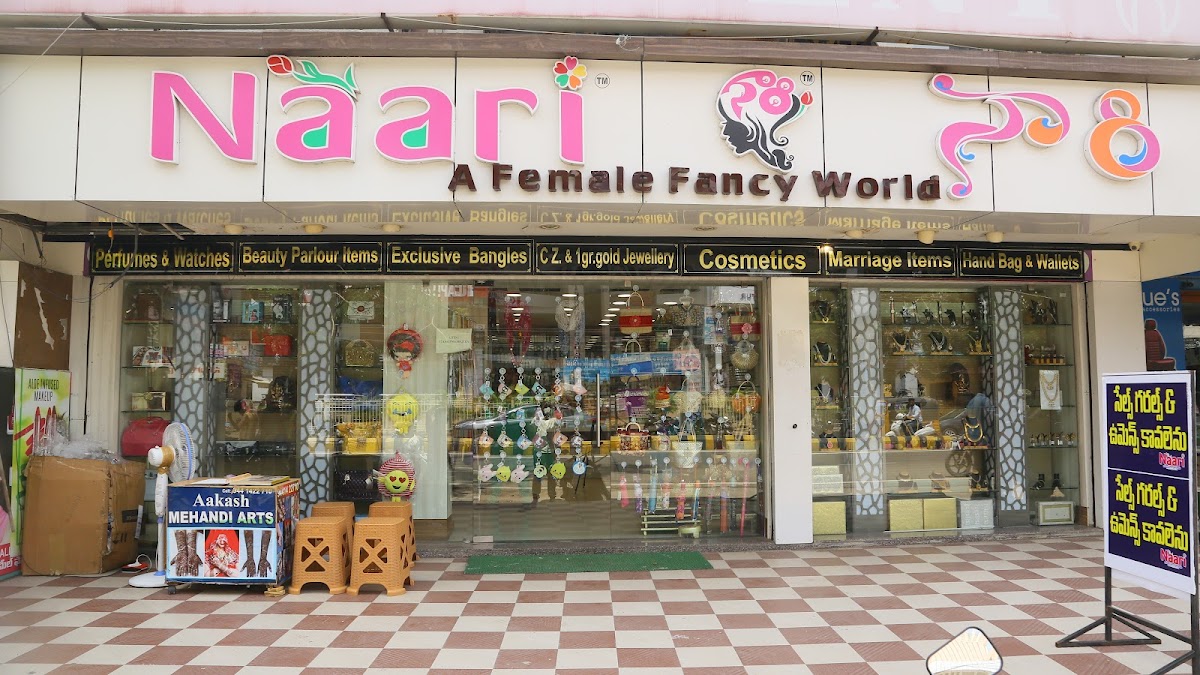 Naari