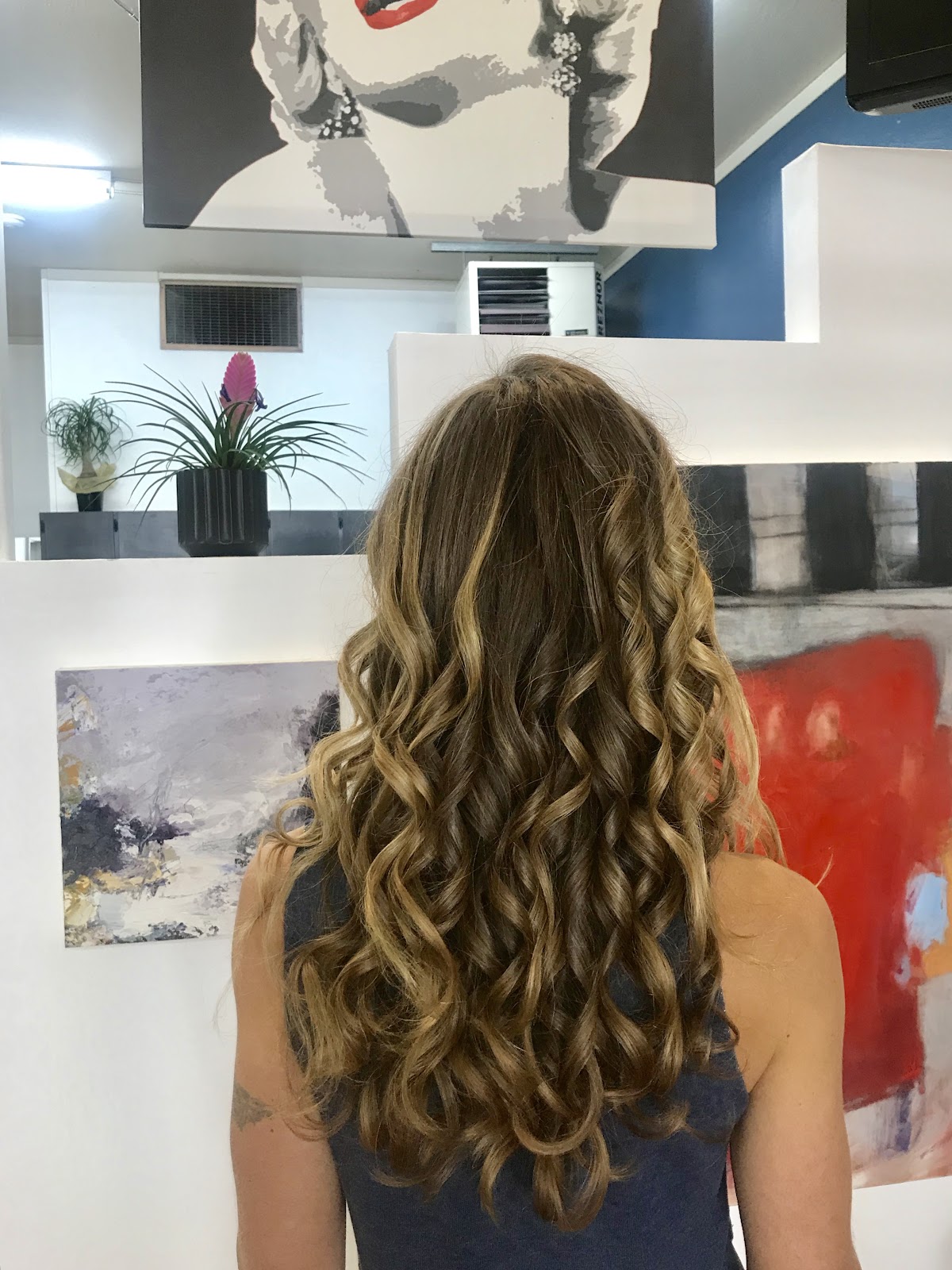 ZZ Hair Studio