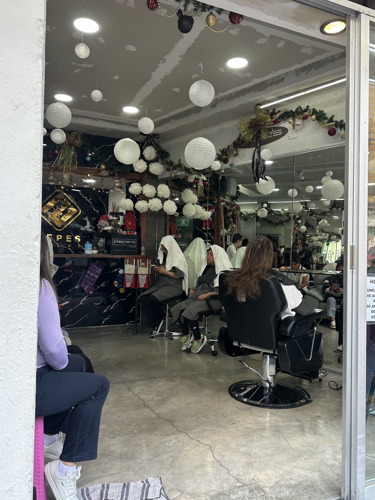 Pepe's Salon