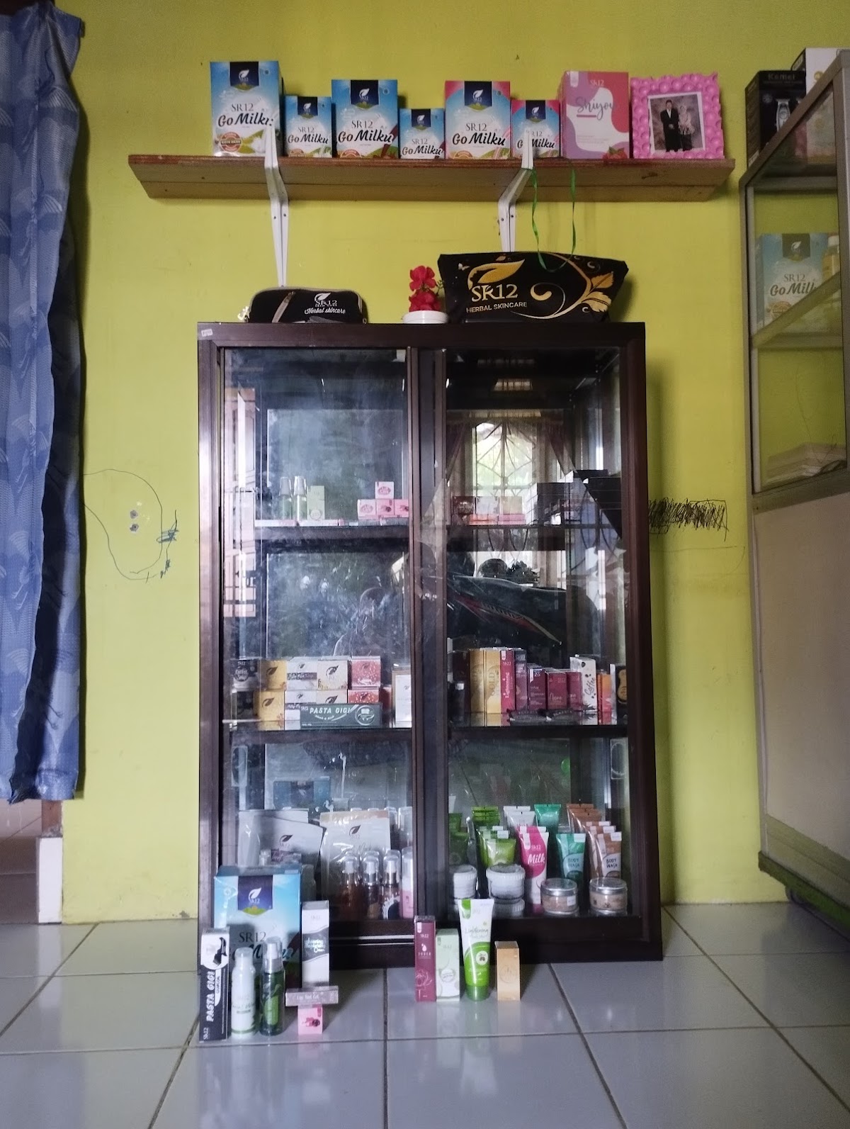 Mitra Resmi SR 12 Skincare Dukuh Sukoharjo Erni Lestari