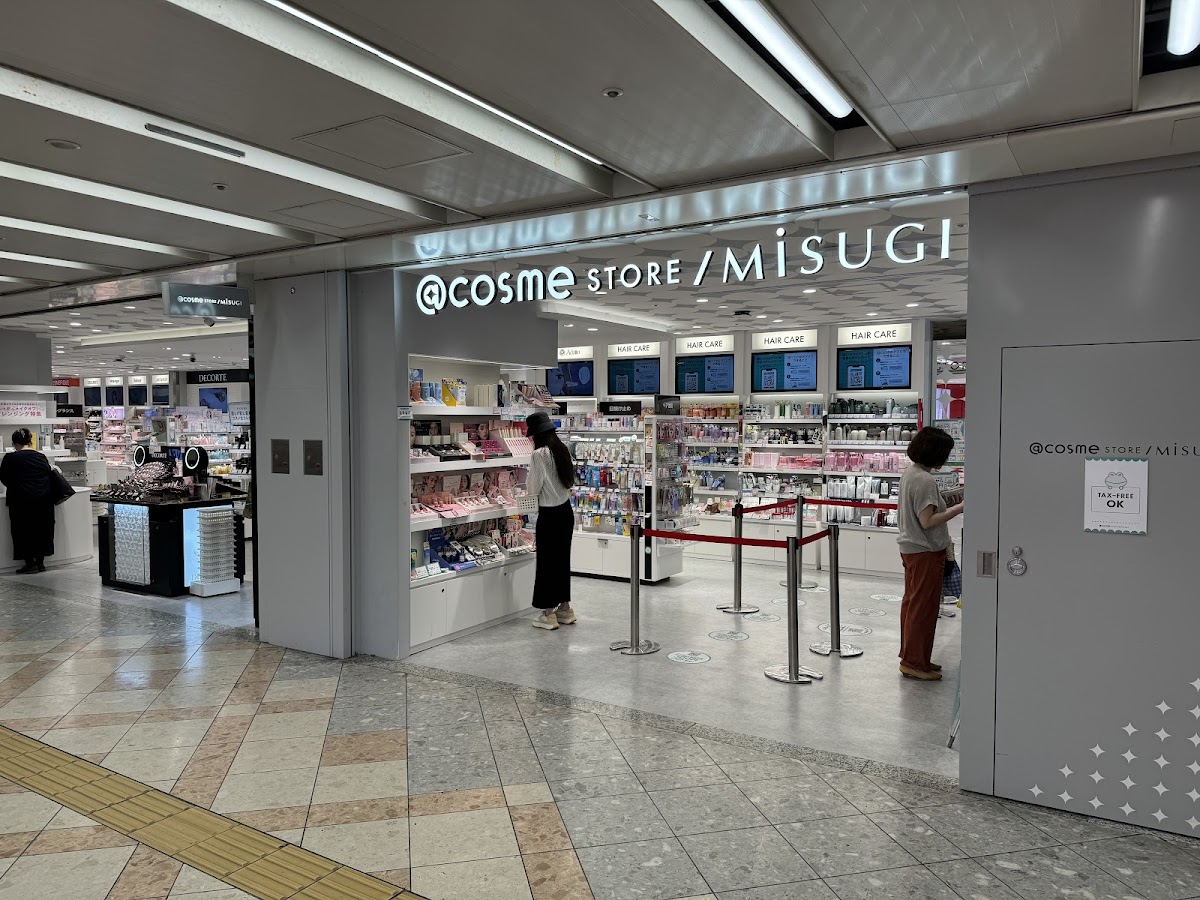 @cosme STORE / MiSUGI Namba Walk Store