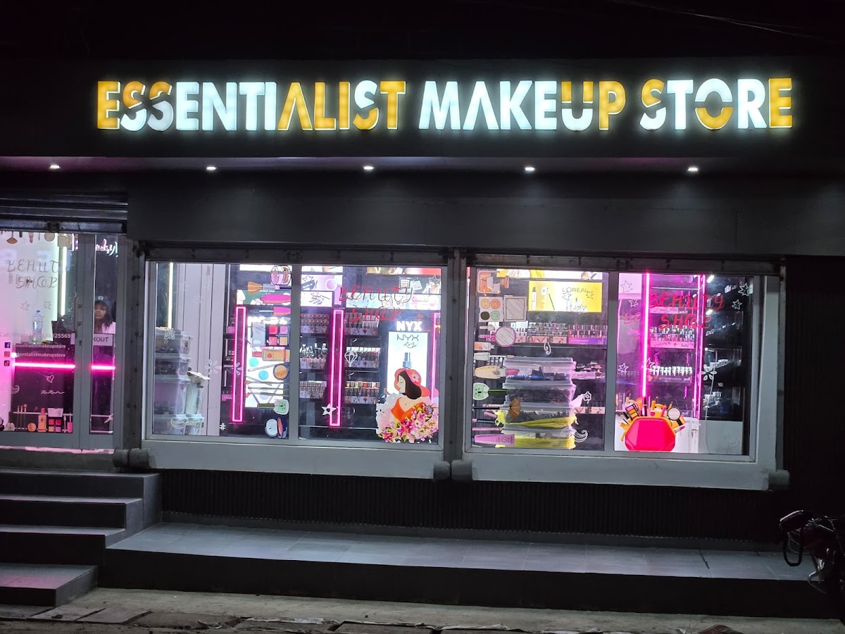 Essentialist Makeup Store