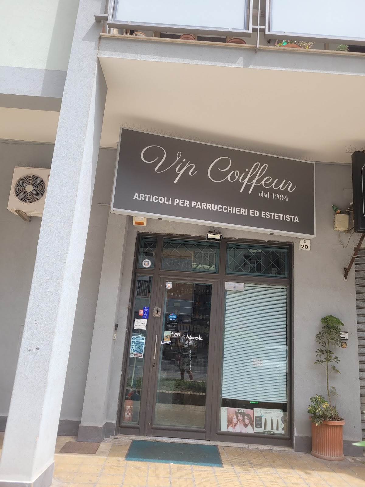 Vip Coiffeur Articoli Hair Nail & Beauty