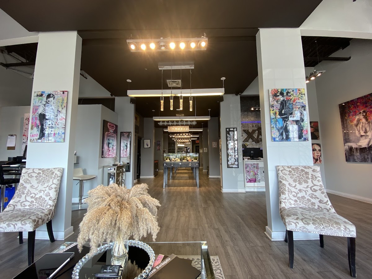 XS Tattoos & Piercings Pointe-Claire
