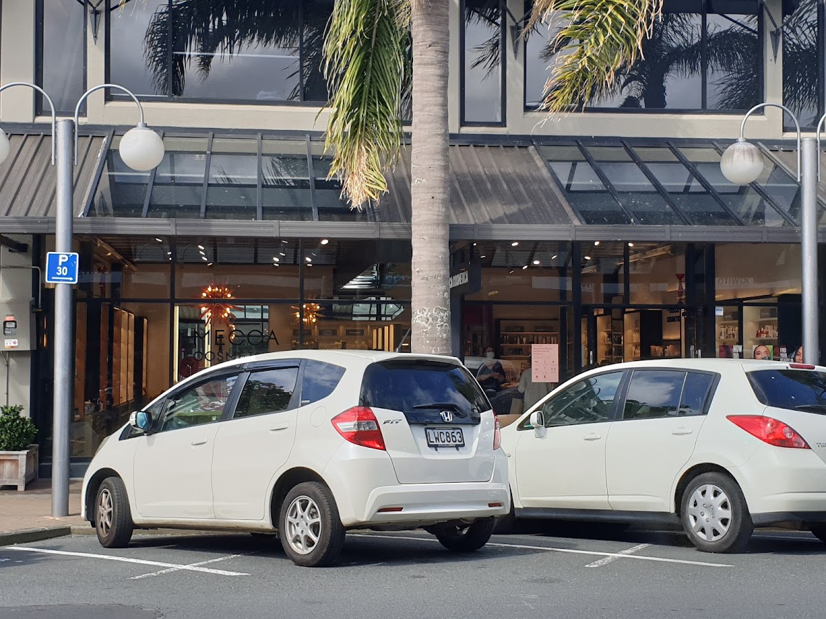 Mecca Cosmetica Takapuna