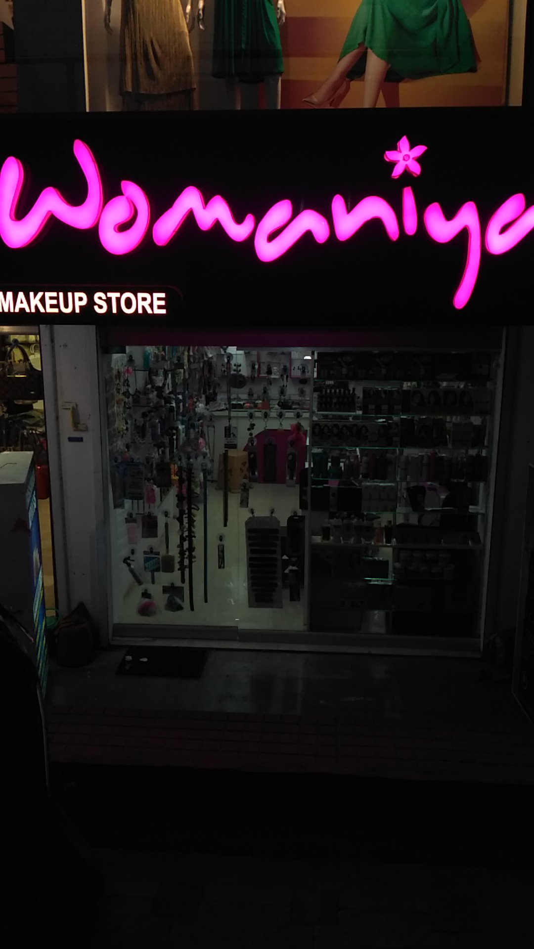 Womaniya Makeup Store