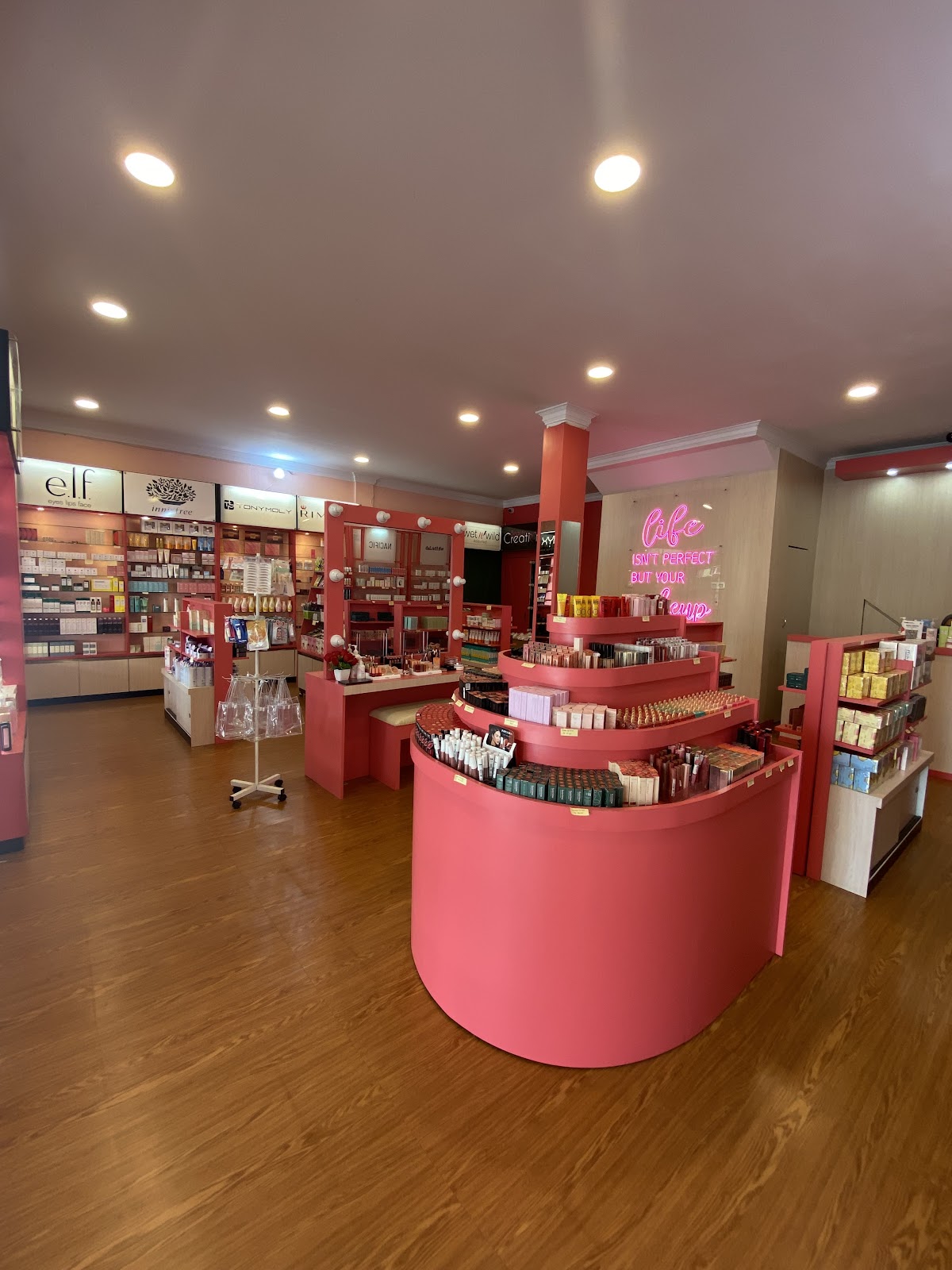 Make Up Store