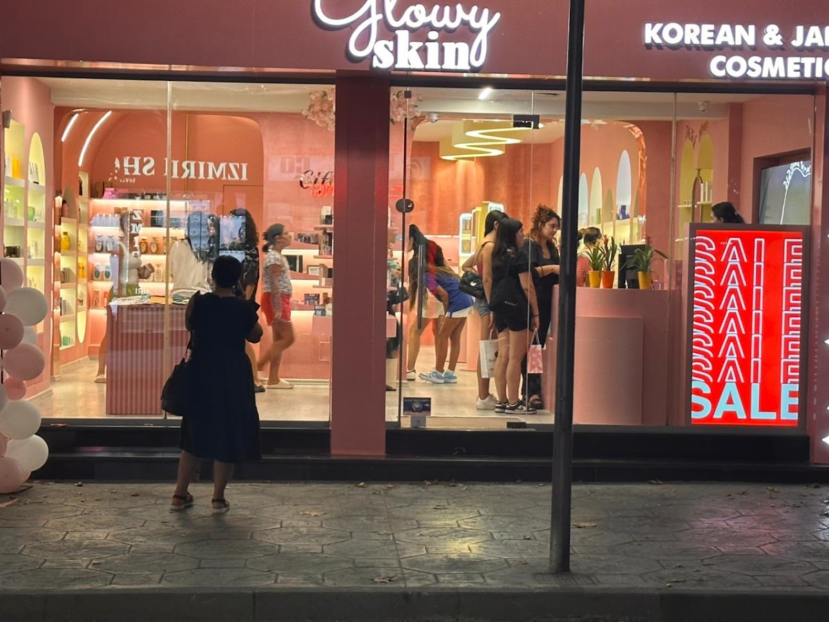 Glowy Skin Korean & Japanese Cosmetics