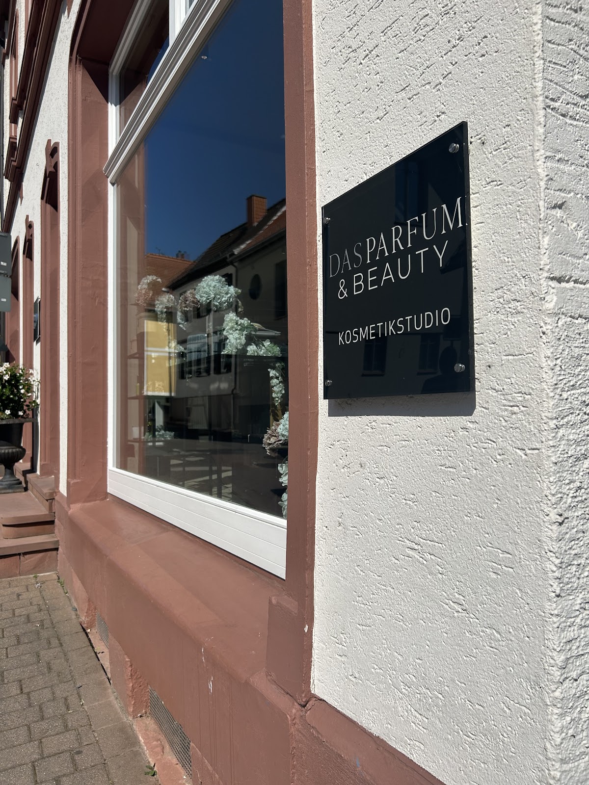 Das Parfum & Beauty GmbH