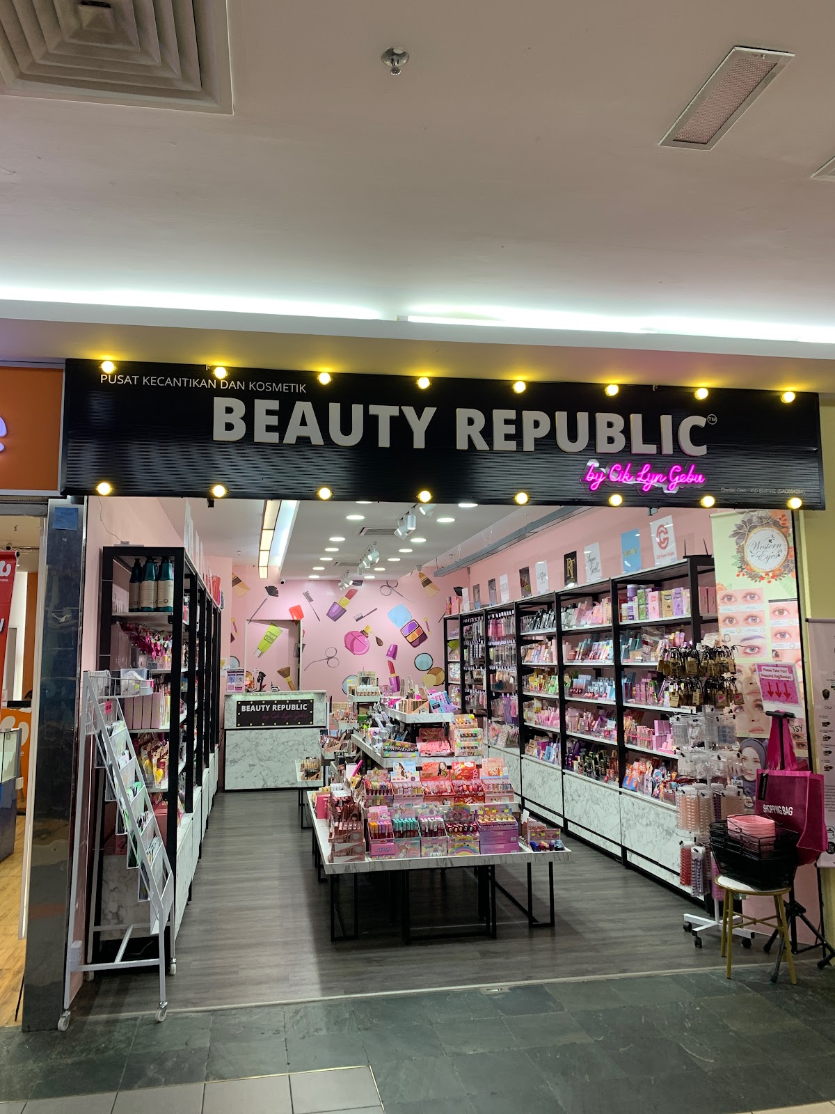 Beauty Republic by Cik Lyn Gebu