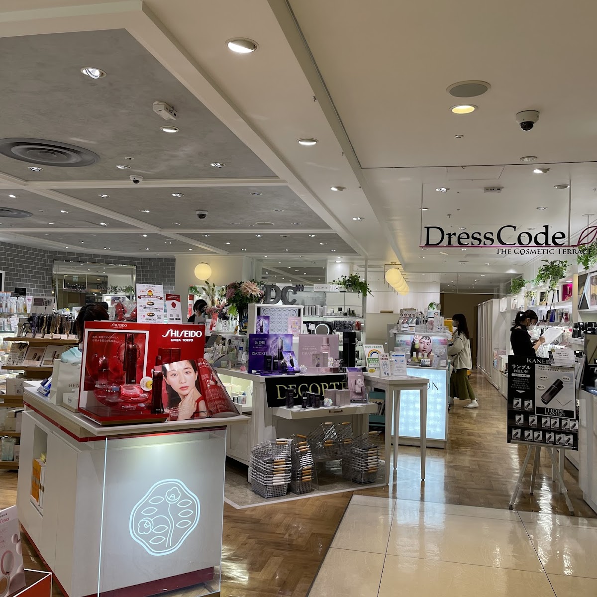 THE COSMETIC TERRACE DressCode Lumine Shinjuku Store